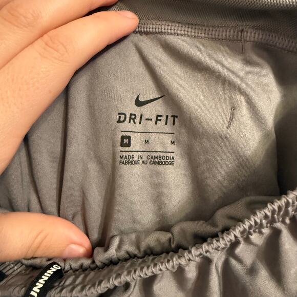 Nike Dri-Fit Running Grey Gray Athletic Women’s Size Medium Shorts - Picture 5 of 6